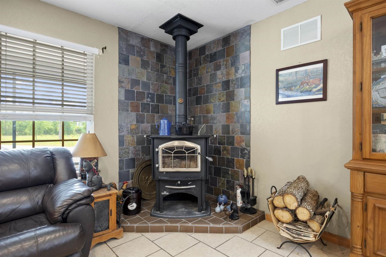 6676 SE Cr 255 , Lee, FL 32059 Photo