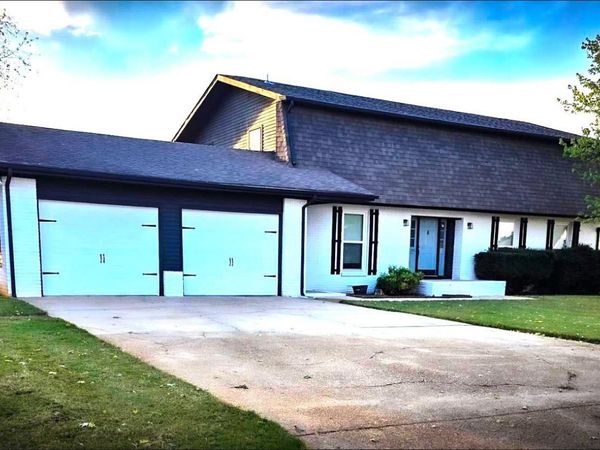 100 Hickory Drive, Muscle Shoals, AL 35661