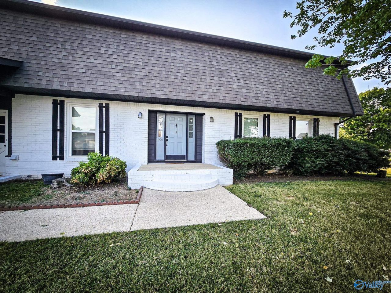 100 Hickory Drive, Muscle Shoals, AL 35661 Main Photo