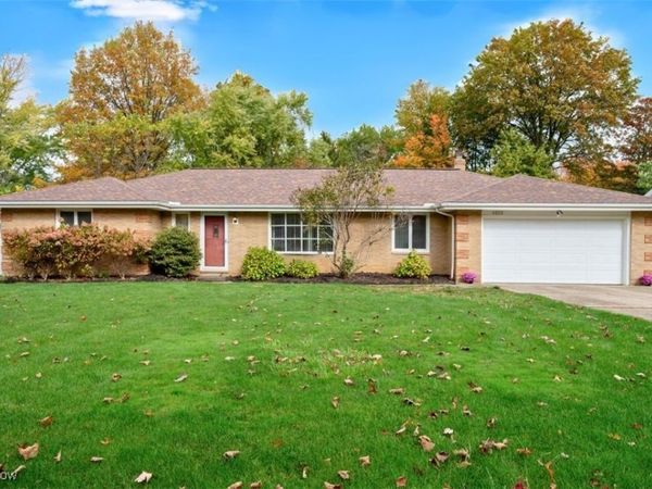 4859 Delevan Drive, Lyndhurst, OH 44124
