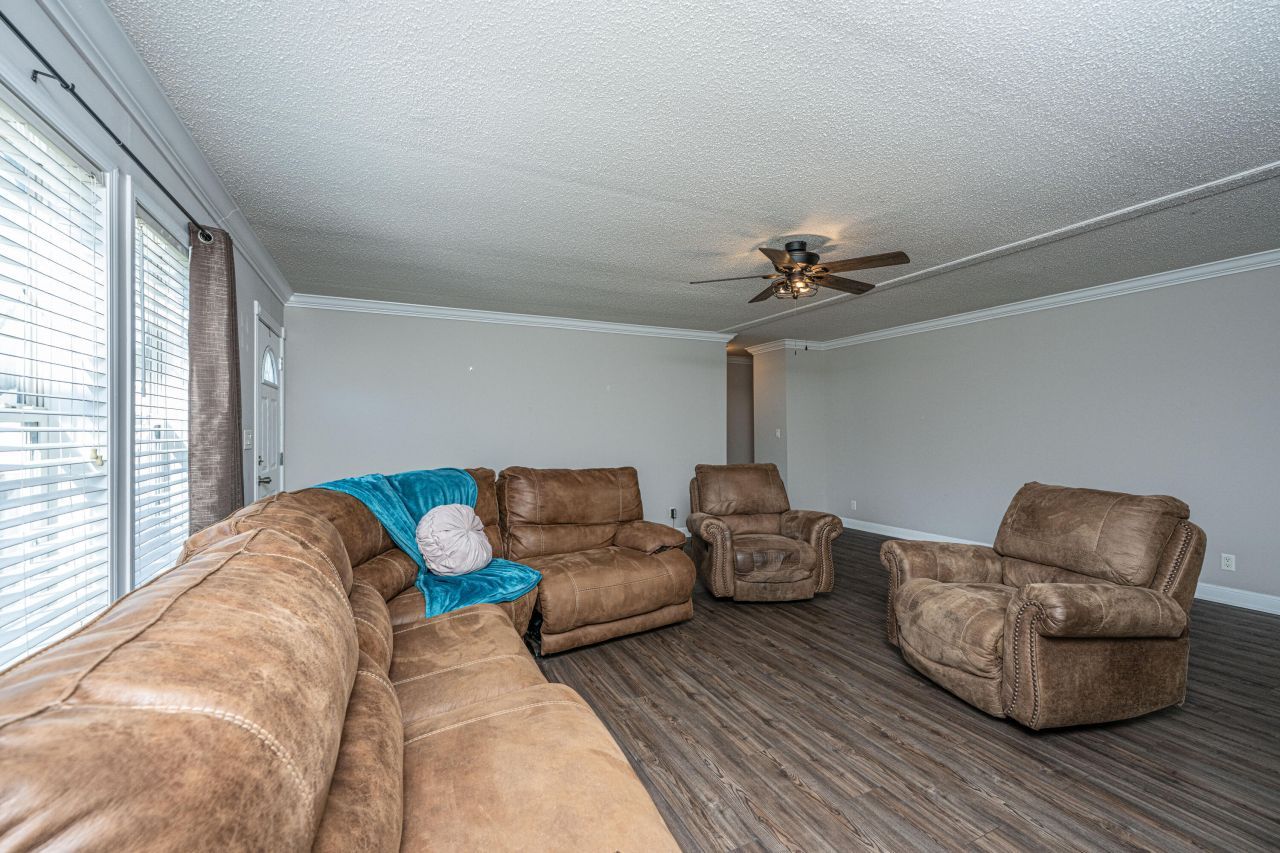 142 Mano Street Photo 10