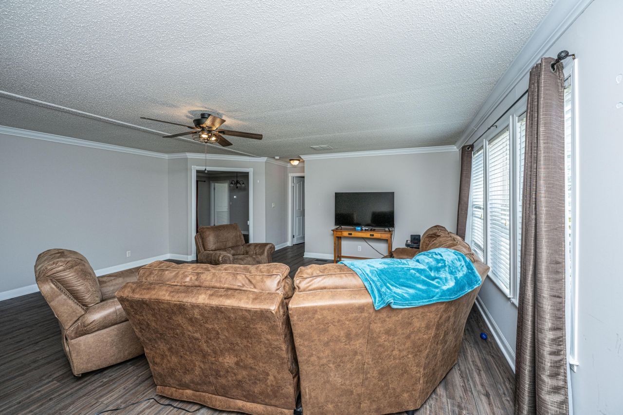 142 Mano Street Photo 11