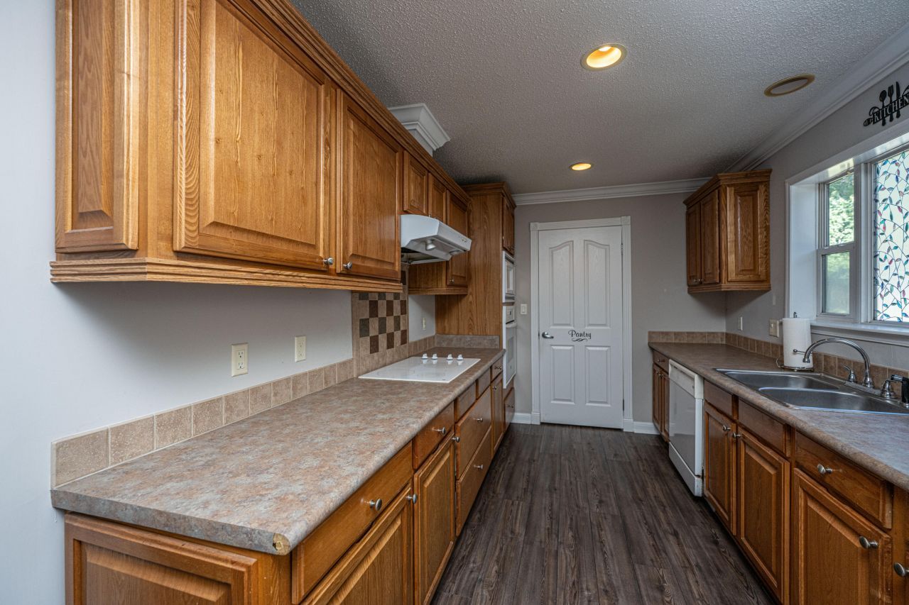 142 Mano Street Photo 17