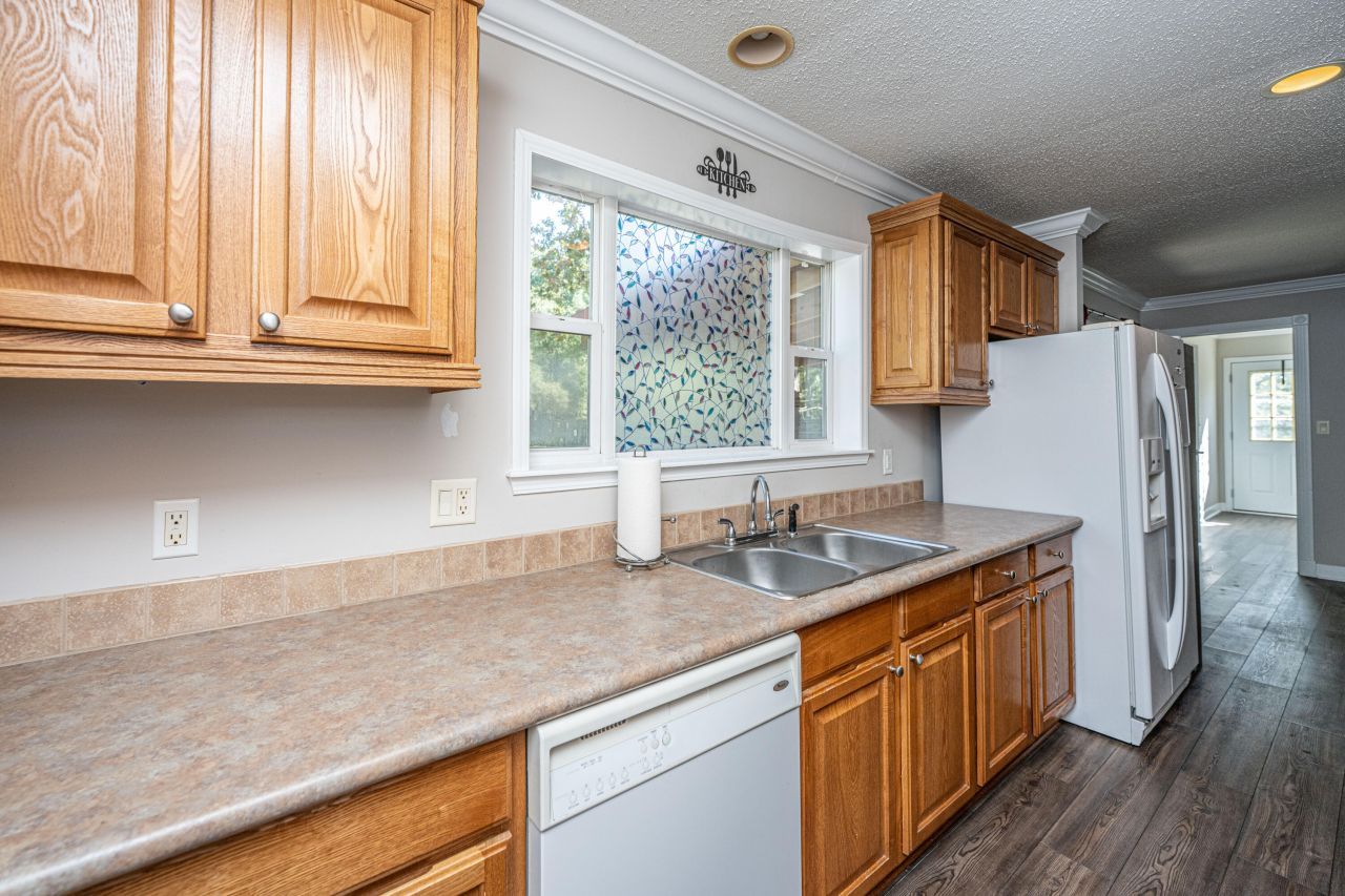 142 Mano Street Photo 18