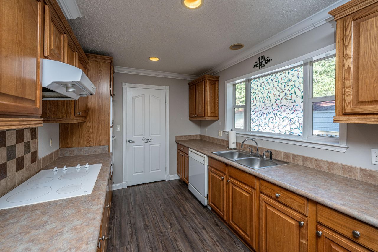 142 Mano Street Photo 19