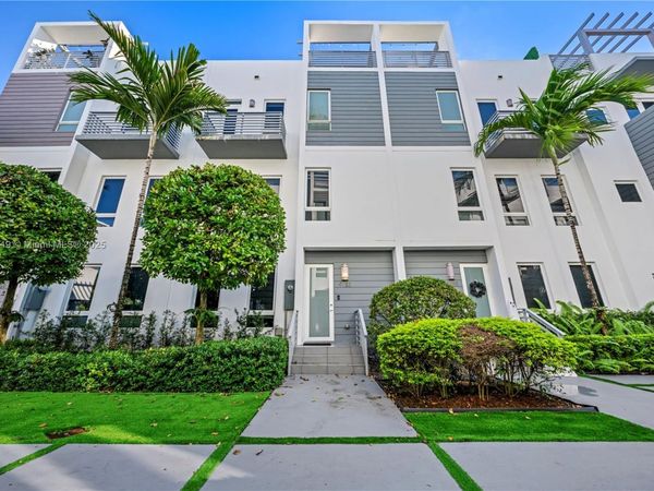 9153 NW 33rd St, Doral, FL 33172