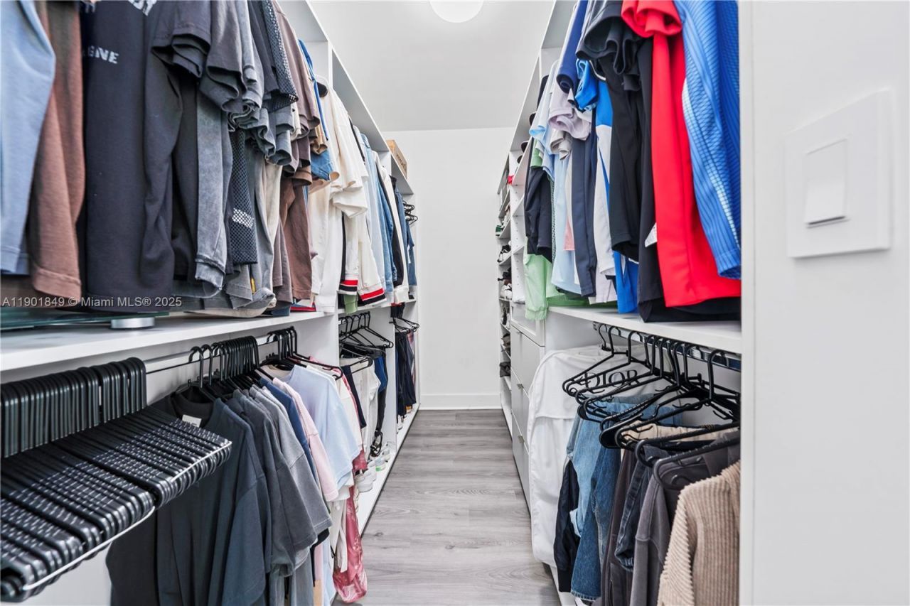 9153 NW 33rd St, Doral, FL 33172 Photo