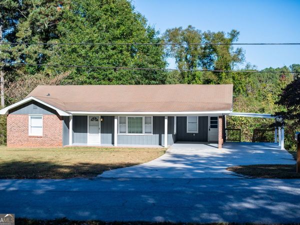 8196 Lakeview Drive SW, Covington, GA 30014