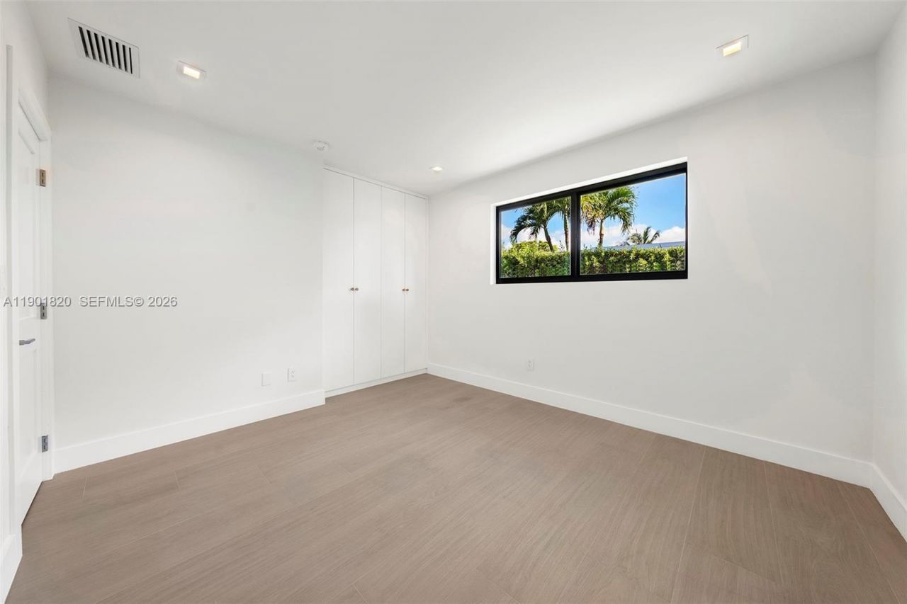 10945 SW 75th Ct, Pinecrest, FL 33156 Photo