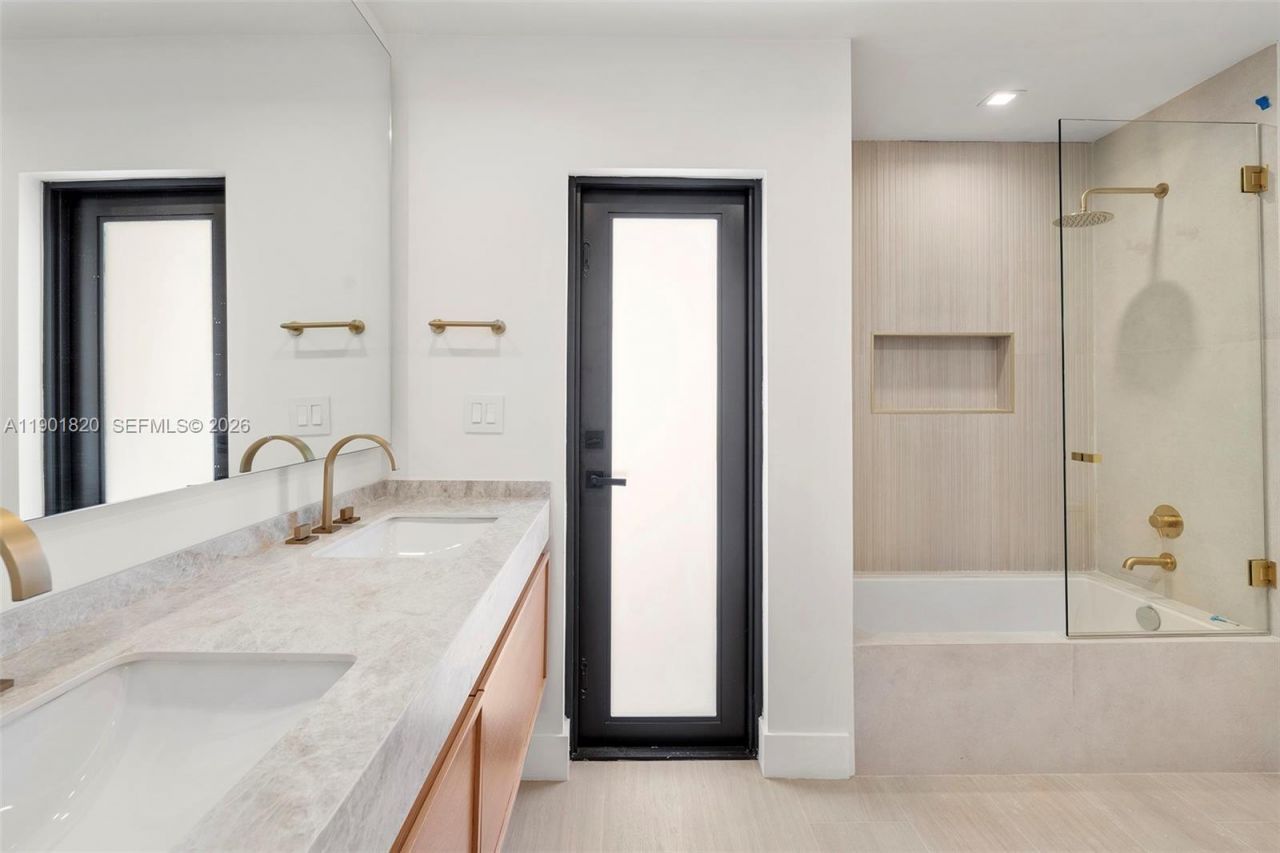 10945 SW 75th Ct, Pinecrest, FL 33156 Photo