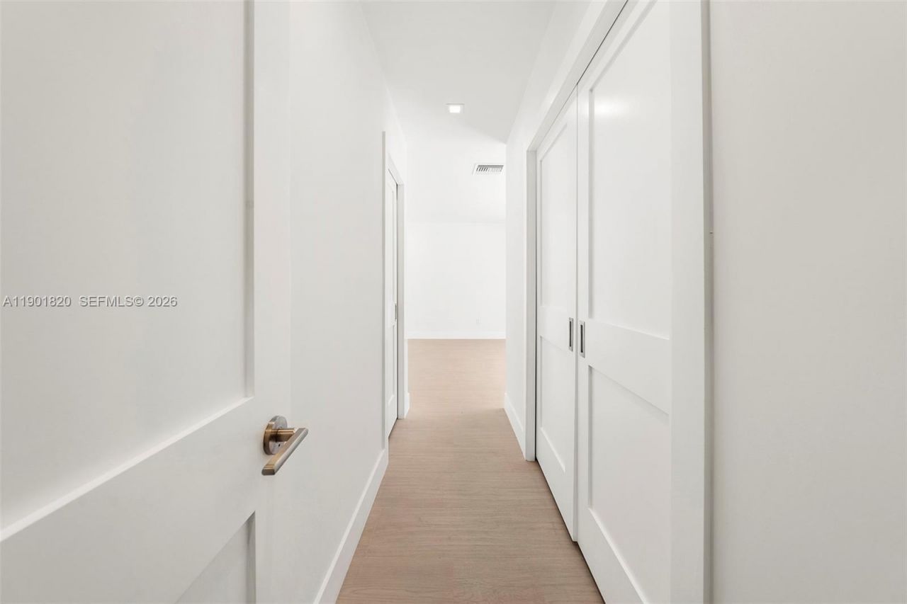 10945 SW 75th Ct, Pinecrest, FL 33156 Photo