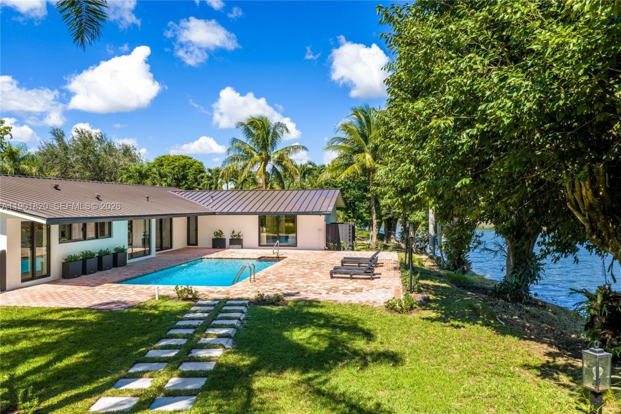 10945 SW 75th Ct, Pinecrest, FL 33156 Photo