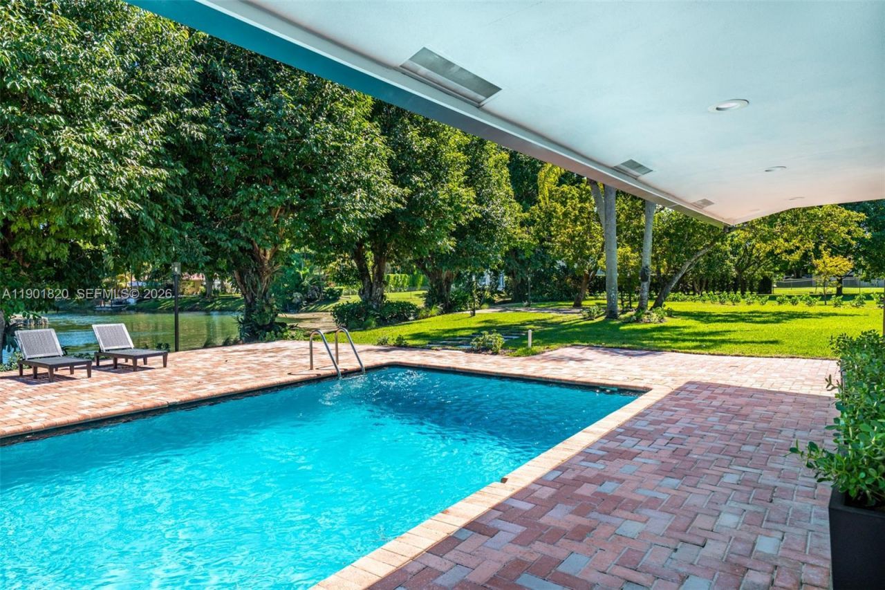 10945 SW 75th Ct, Pinecrest, FL 33156 Photo