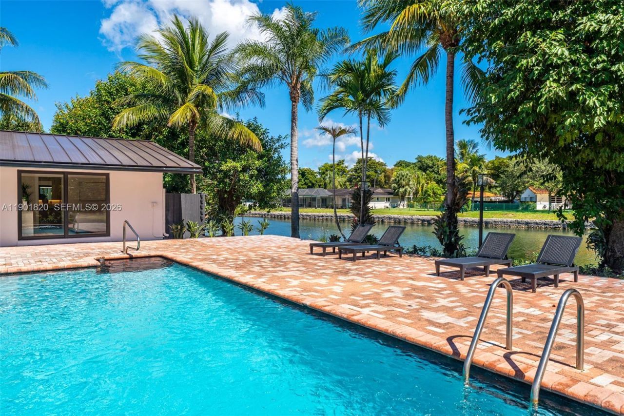 10945 SW 75th Ct, Pinecrest, FL 33156 Photo