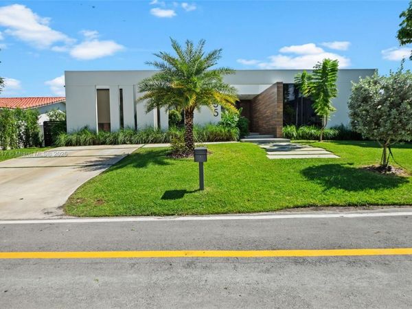 655 Layne Blvd, Hallandale Beach, FL 33009