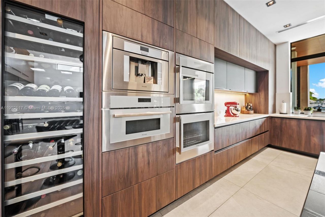 655 Layne Blvd, Hallandale Beach, FL 33009 Photo