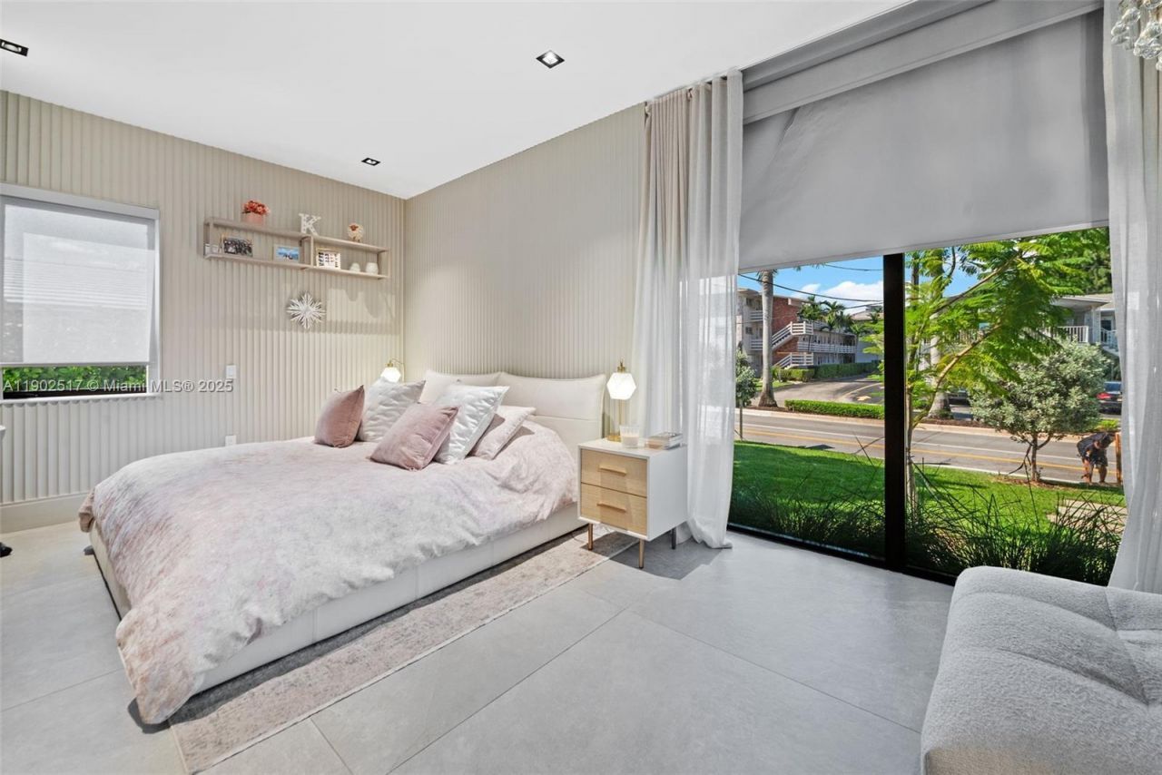 655 Layne Blvd, Hallandale Beach, FL 33009 Photo