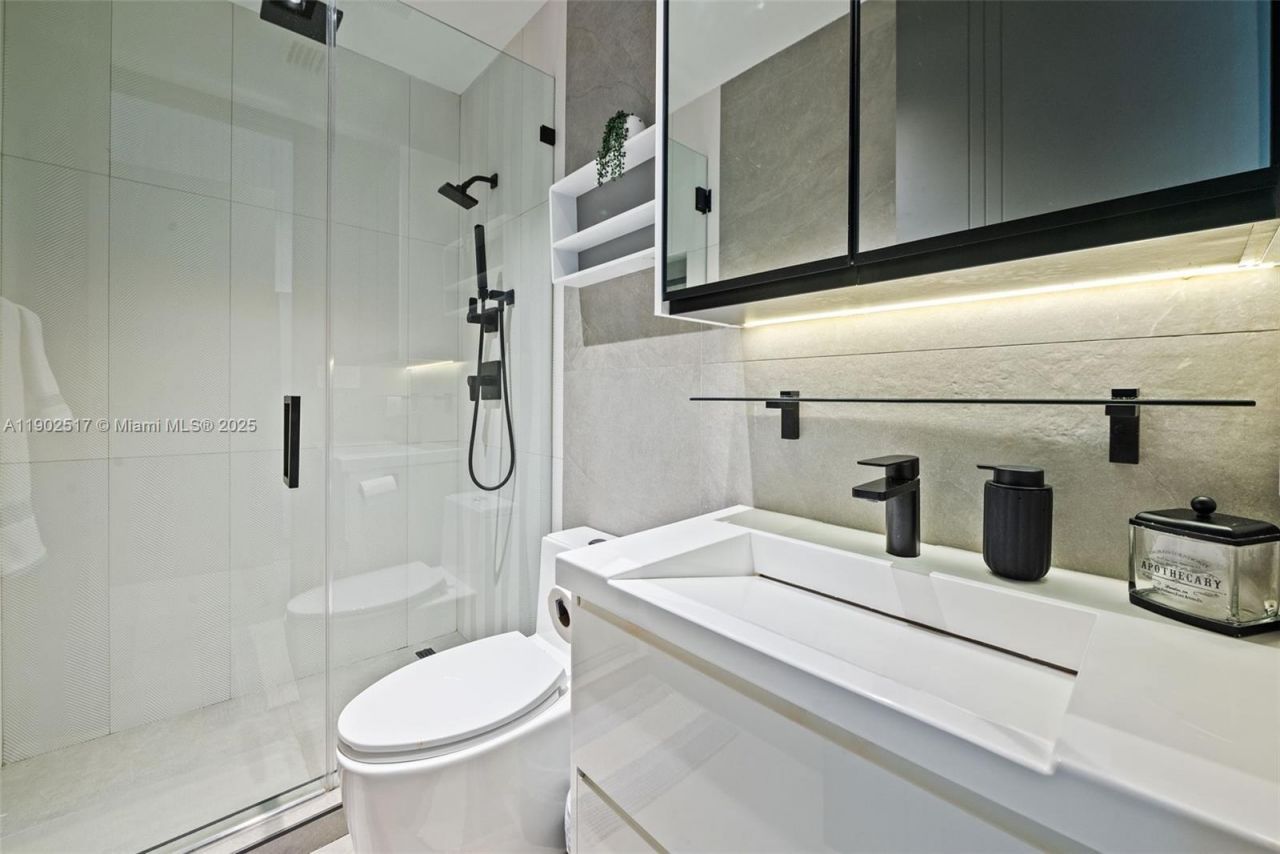 655 Layne Blvd, Hallandale Beach, FL 33009 Photo