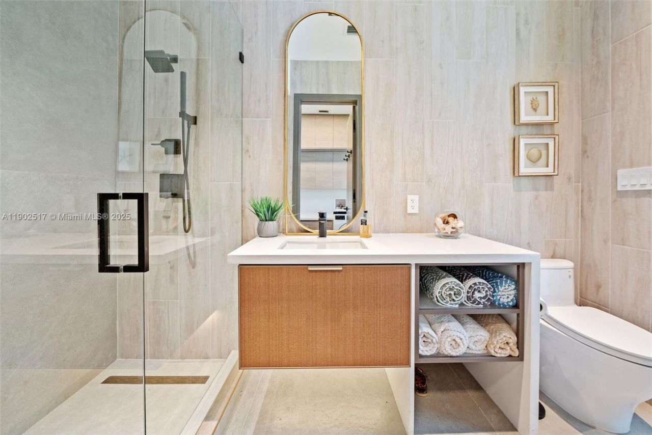 655 Layne Blvd, Hallandale Beach, FL 33009 Photo