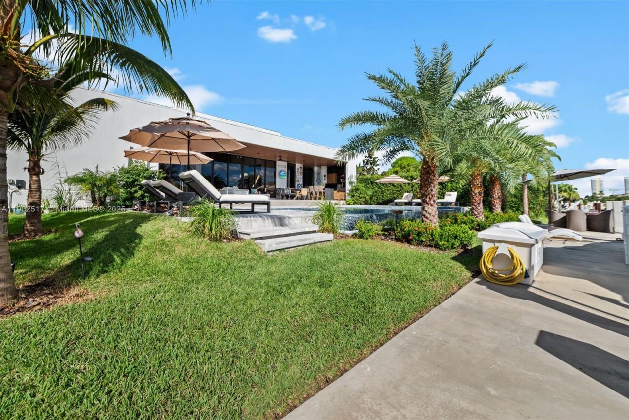 655 Layne Blvd, Hallandale Beach, FL 33009 Photo