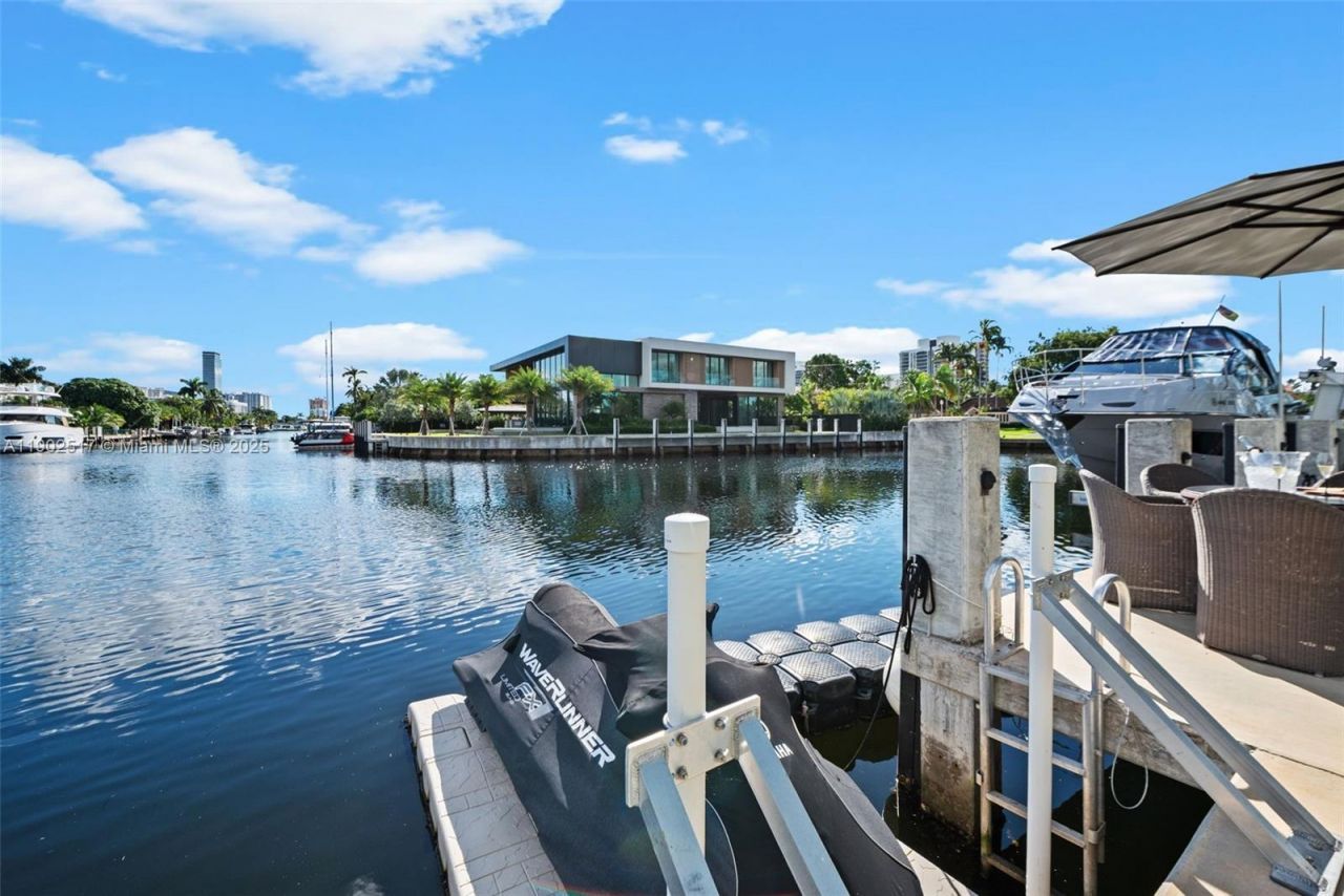 655 Layne Blvd, Hallandale Beach, FL 33009 Photo