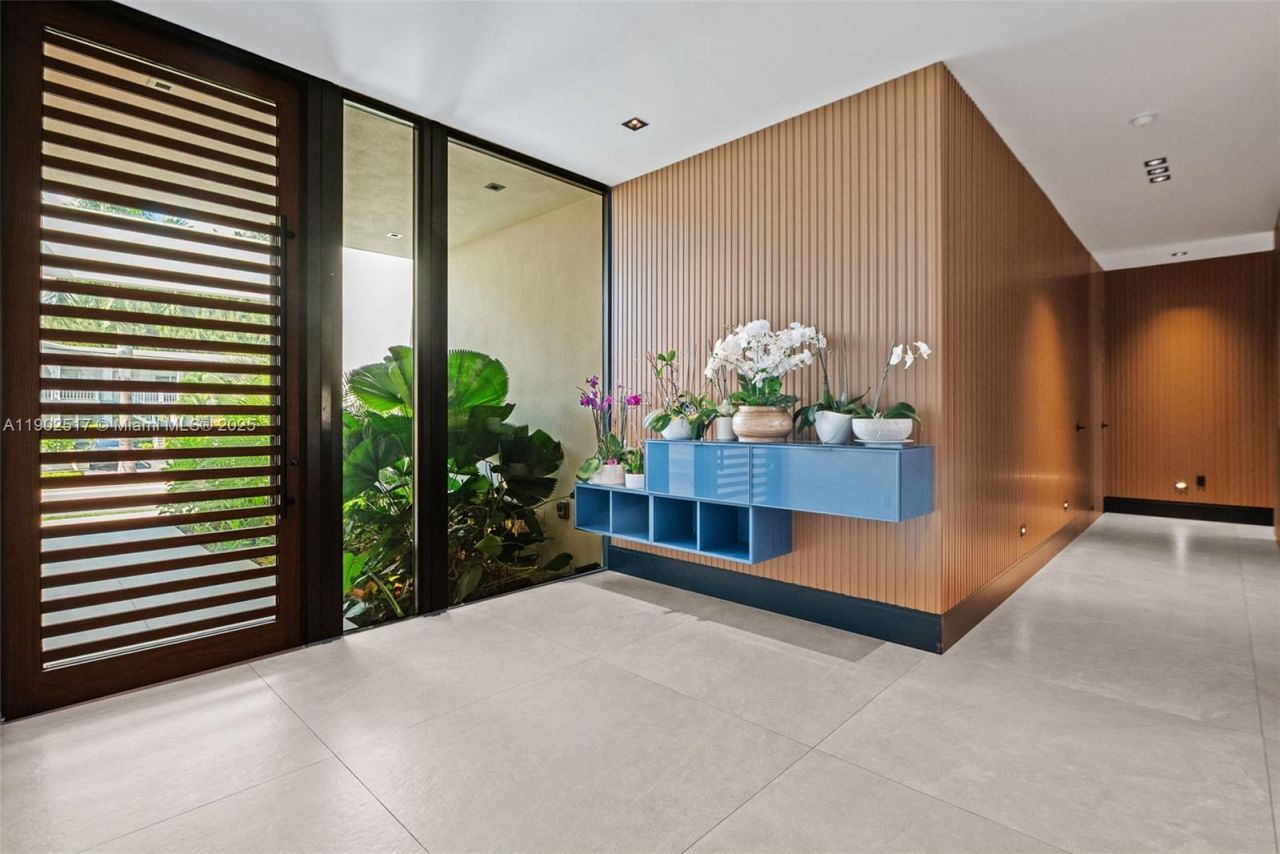 655 Layne Blvd, Hallandale Beach, FL 33009 Photo