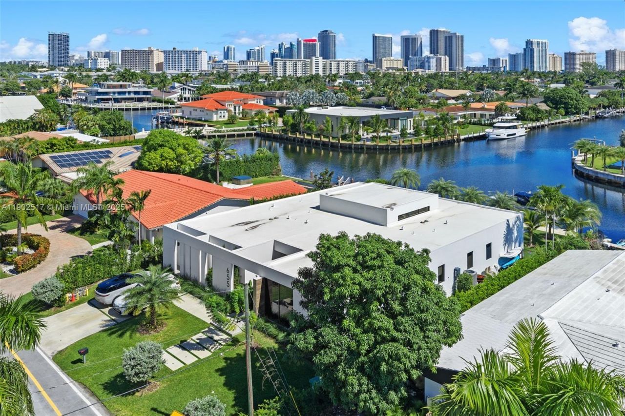 655 Layne Blvd, Hallandale Beach, FL 33009 Photo