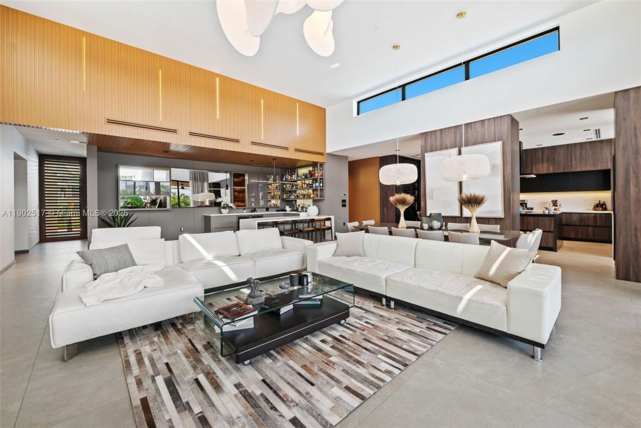 655 Layne Blvd, Hallandale Beach, FL 33009 Photo