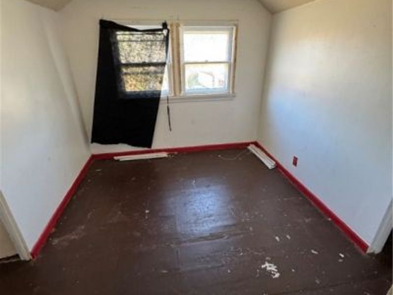 10902 Gay Avenue, Cleveland, OH 44105 Photo 11