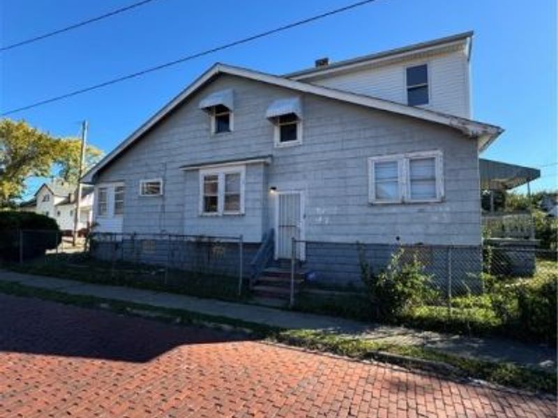 10902 Gay Avenue, Cleveland, OH 44105 Photo 2