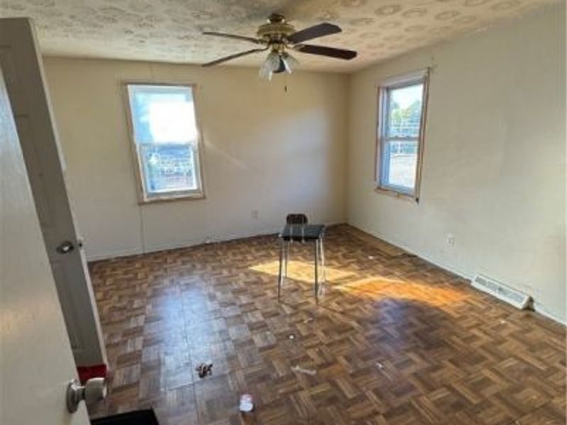 10902 Gay Avenue, Cleveland, OH 44105 Photo 8