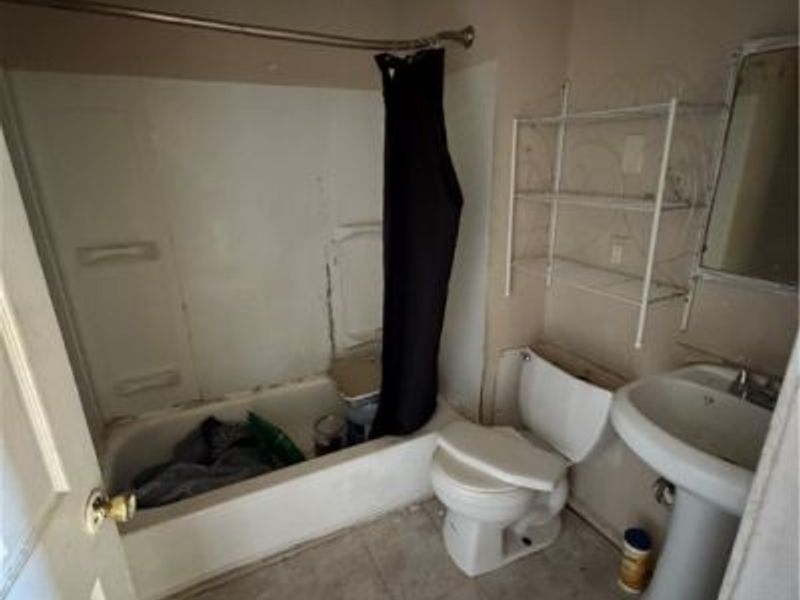 10902 Gay Avenue, Cleveland, OH 44105 Photo 9