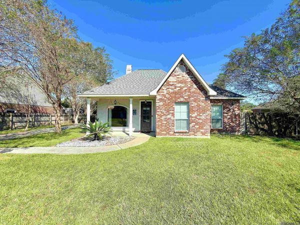 7645 Elmwood Dr, Denham Springs, LA 70706