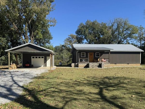 701 Sunset Valley, Mountain View, AR 72560