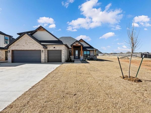 9517 Sultans Water Way, Yukon, OK 73099
