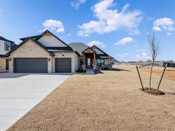 9517 Sultans Water Way, Yukon, OK 73099