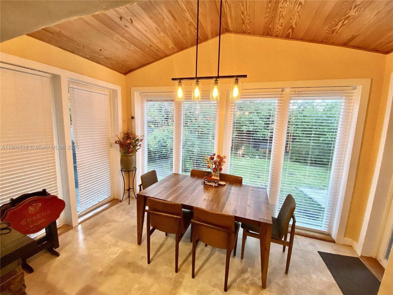 5935 SW 42nd St, Miami, FL 33155 Photo