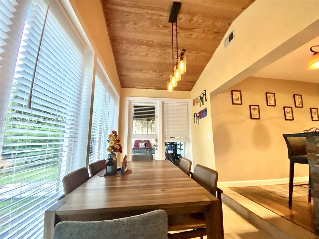 5935 SW 42nd St, Miami, FL 33155 Photo