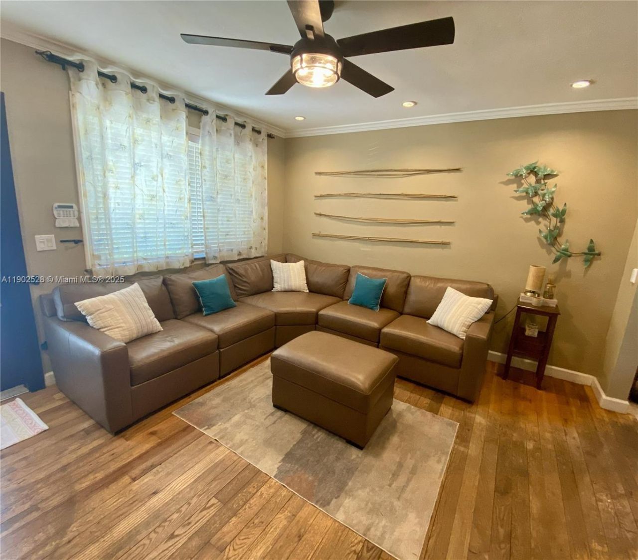 5935 SW 42nd St, Miami, FL 33155 Photo