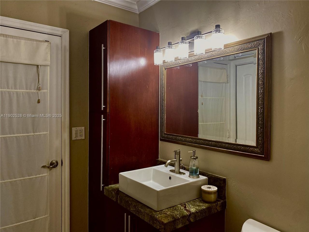 5935 SW 42nd St, Miami, FL 33155 Photo