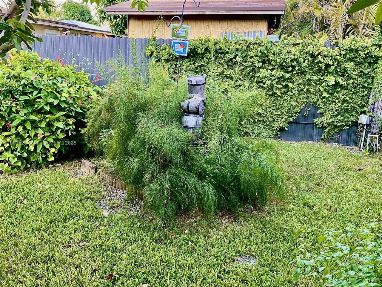 5935 SW 42nd St, Miami, FL 33155 Photo