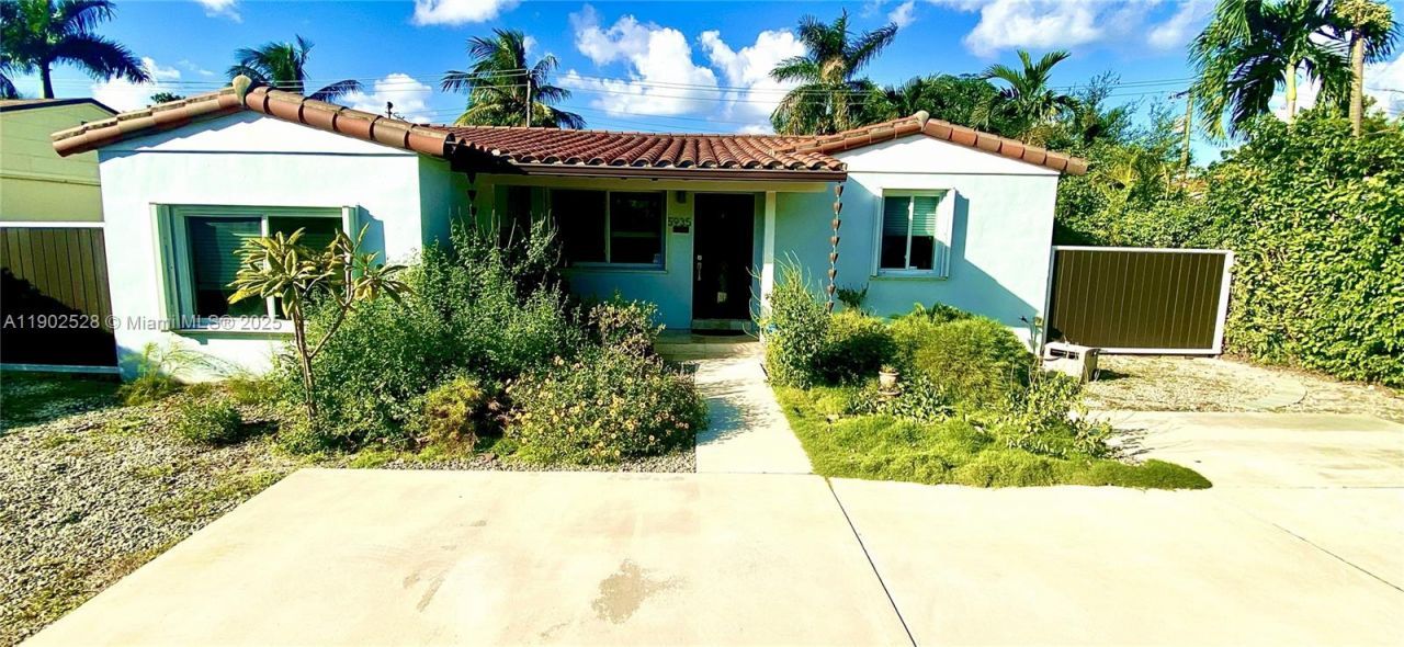 5935 SW 42nd St, Miami, FL 33155 Photo