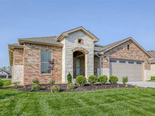 25371 W 84th Street, Lenexa, KS 66227