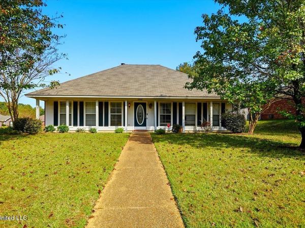 2046 S Cobblestone Cove, Brandon, MS 39042