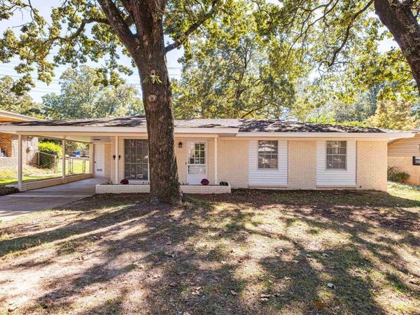 1927 Arrowhead Road, North Little Rock, AR 72118