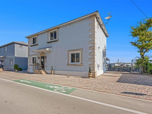 8357 NW South River Dr, Medley, FL 33166