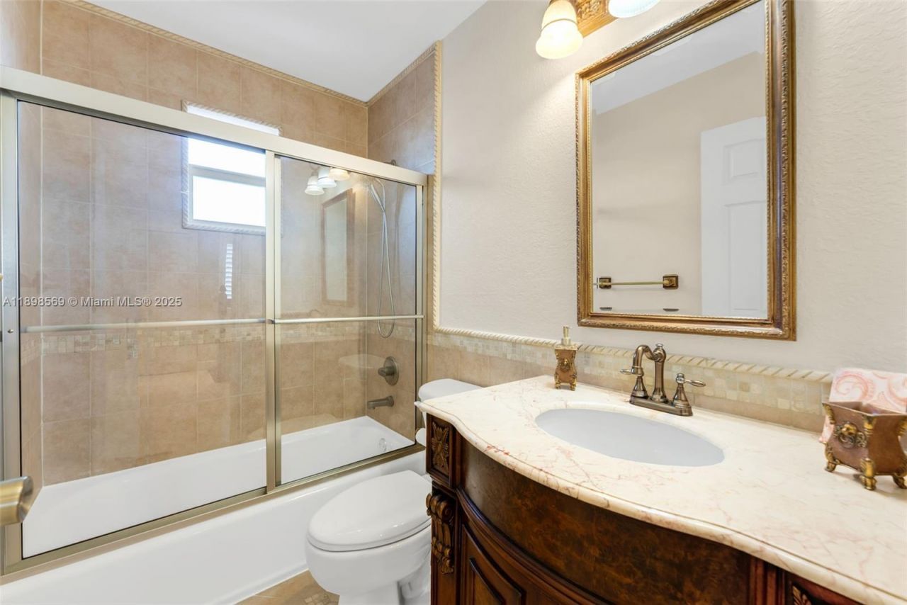 8357 NW South River Dr, Medley, FL 33166 Photo