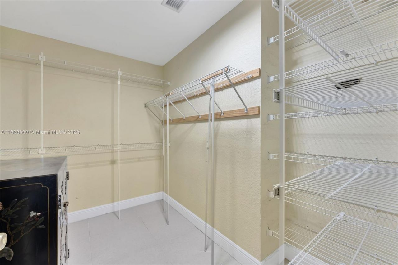 8357 NW South River Dr, Medley, FL 33166 Photo