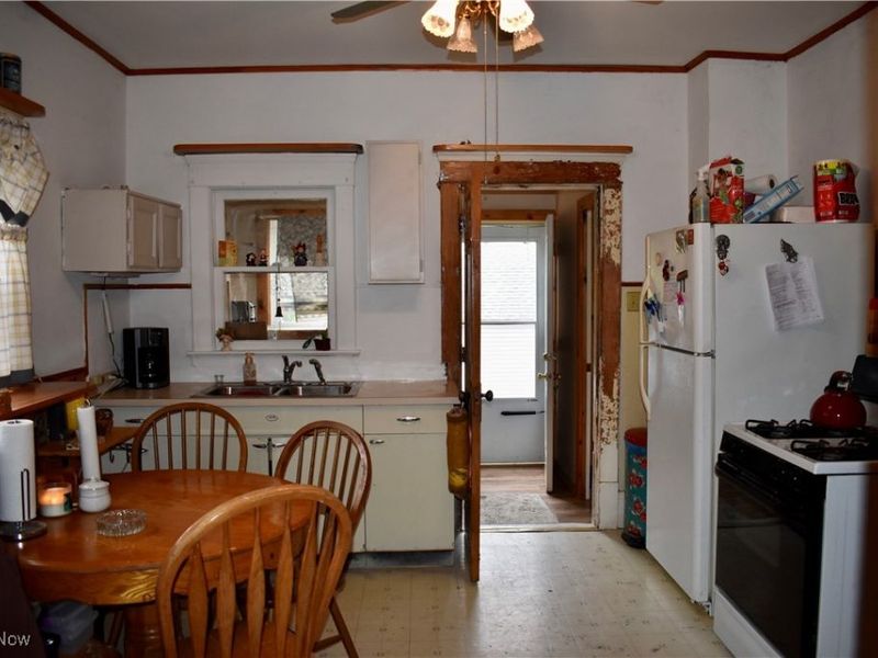 714 Orchard Avenue, Barberton, OH 44203 Photo 9