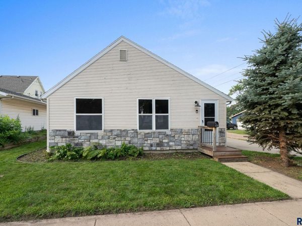 719 E 4th St, Sioux Falls, SD 57103